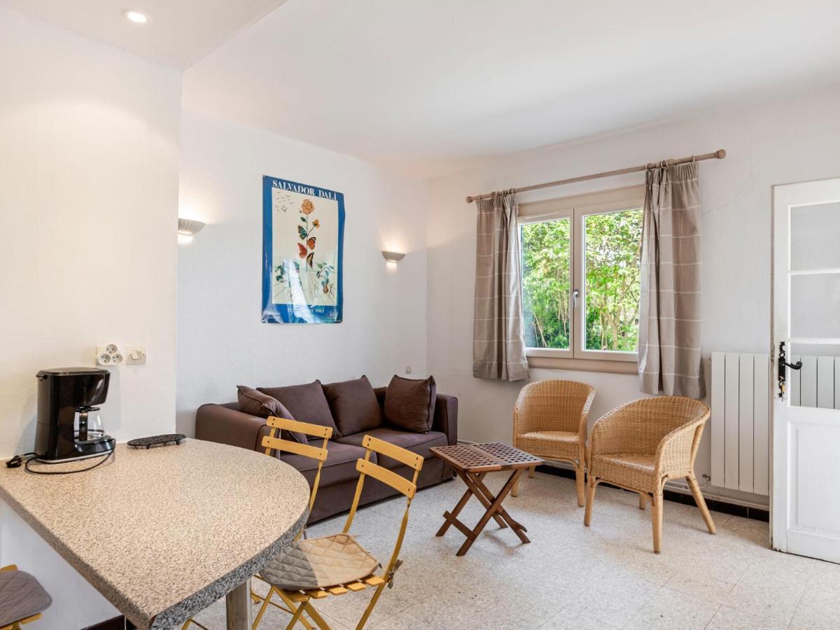 Flat In A Beautiful Building With Pool Apartment Meze Ngoại thất bức ảnh