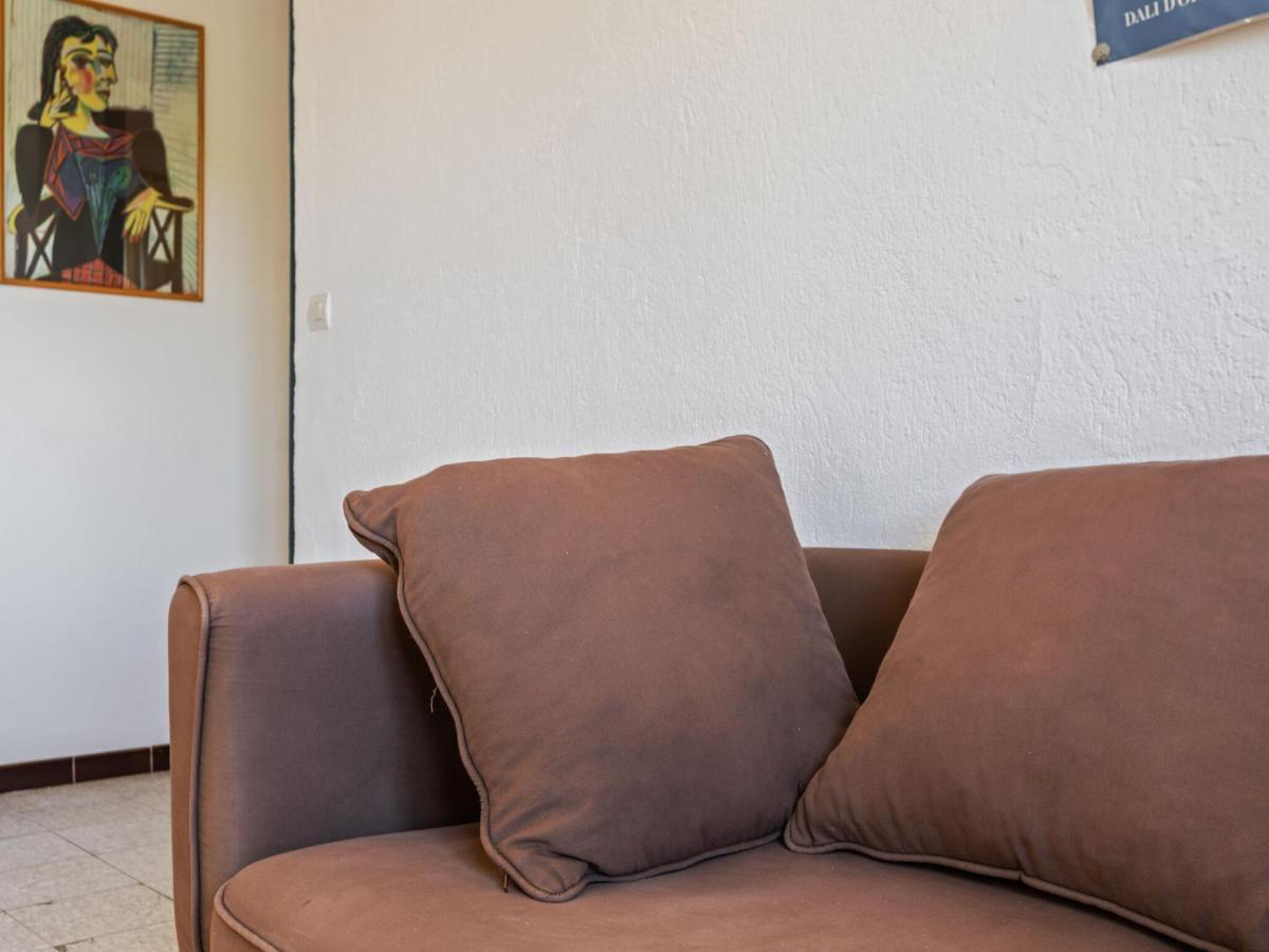 Flat In A Beautiful Building With Pool Apartment Meze Ngoại thất bức ảnh